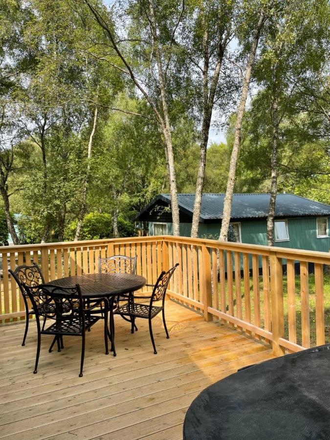 Fern Lodge 2 With Hot Tub Belladrum Exterior photo