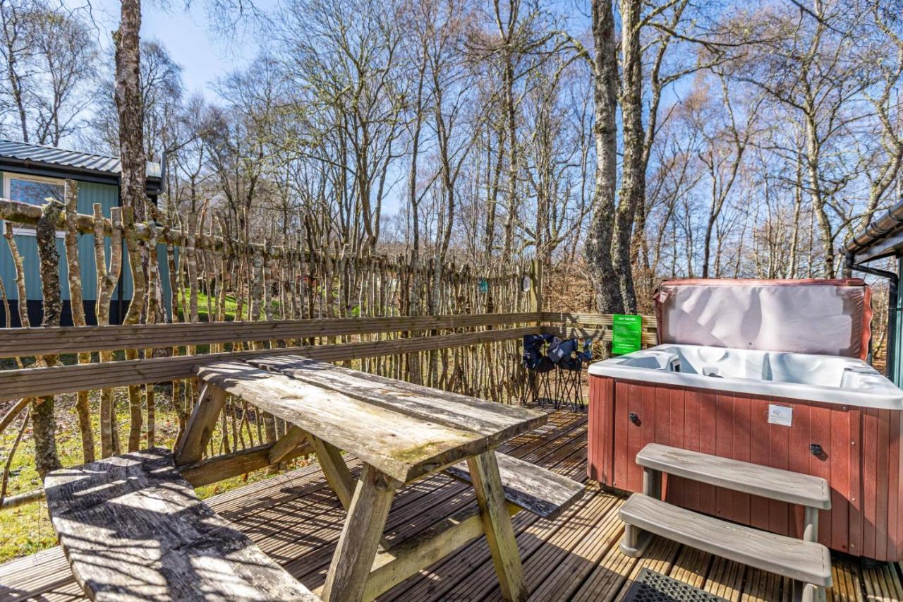 Fern Lodge 2 With Hot Tub Belladrum Exterior photo